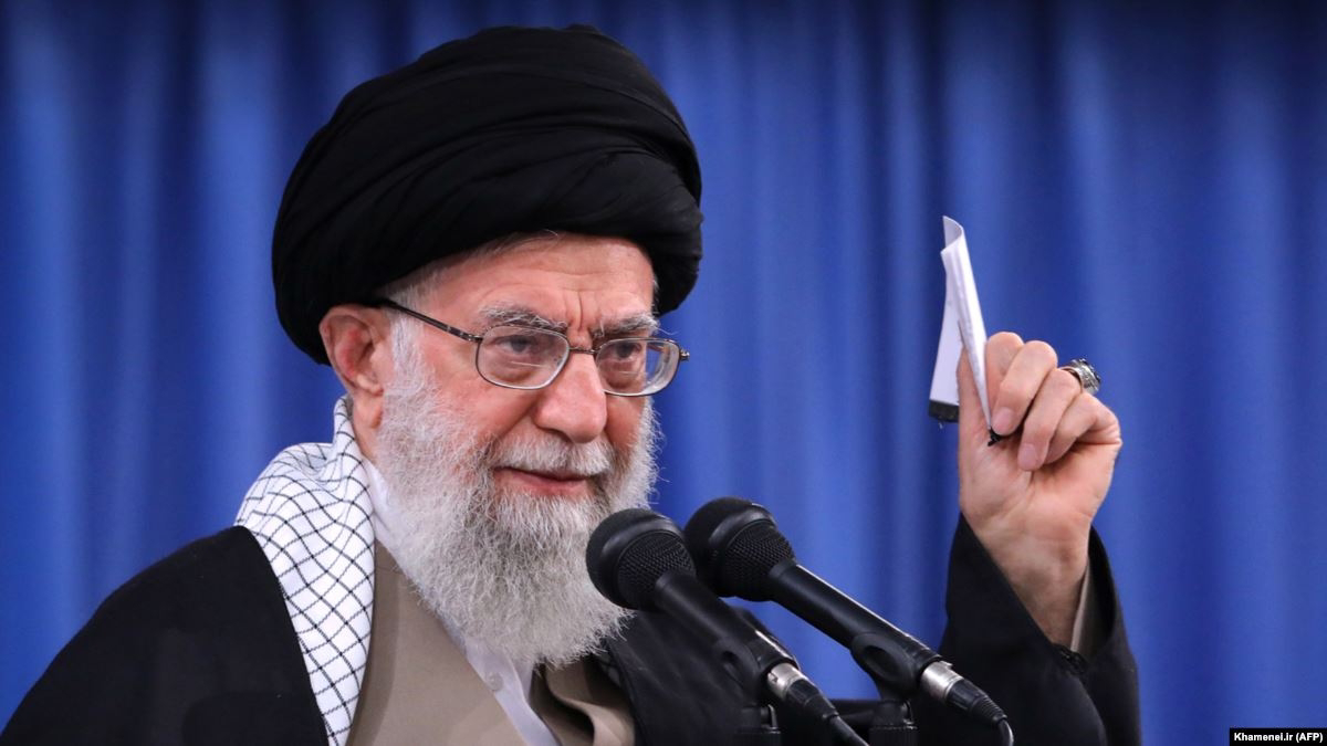 ڕێبەری باڵای ئێران سزای ژمارەیەک زیندانیی بەخشی