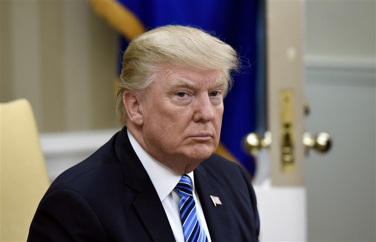 Twitter Da Facebook Sun Cire Sakon Trump Kan Covid-19