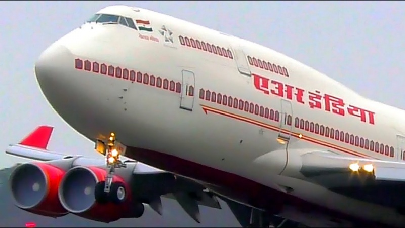 दुबई से भारत आ रहा यात्री विमान हुआ दो टुकड़े