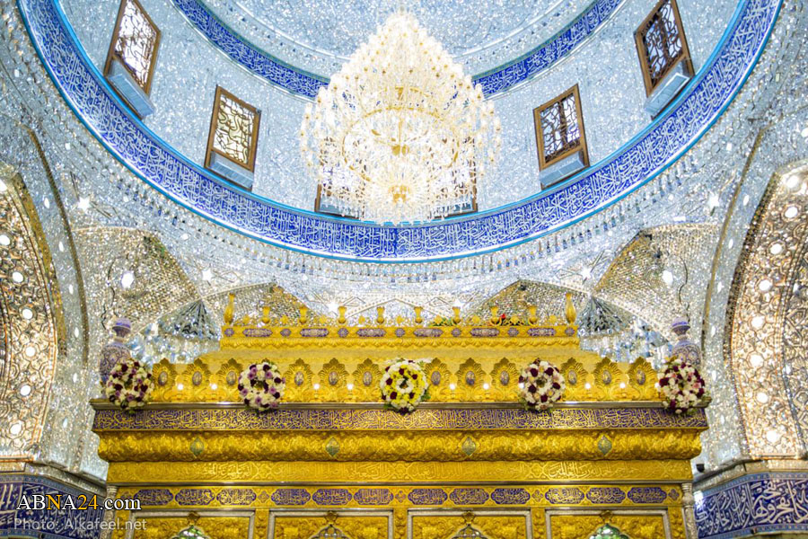تقرير مصور / شبّاكُ شبل صاحب بيعة الغدير أبي الفضل العبّاس (عليه السلام) يزدانُ بأكاليل الزهور والورود