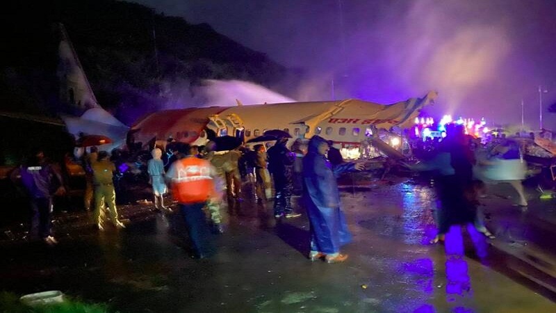 بھارتی حکام کا مسافر بردار طیارے کے حادثے پر اظہار افسوس
