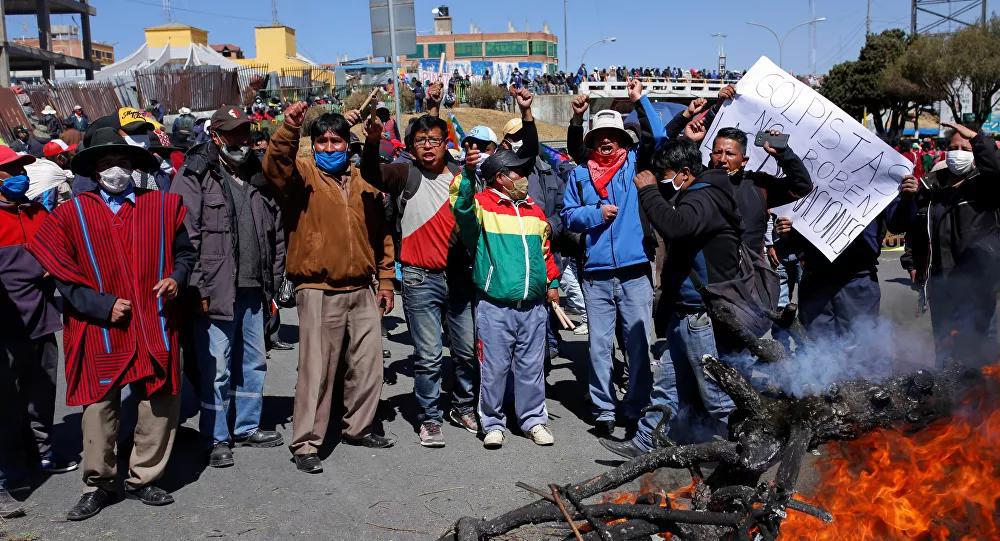 Presidente da Bolívia convoca diálogo nacional para marcar eleições e encerrar protestos