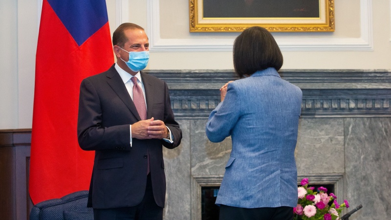 Ministro Usa a Taiwan