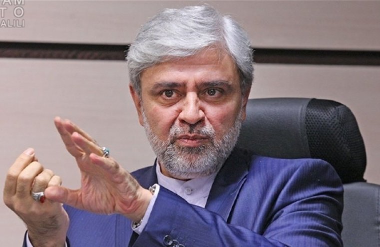 على اميركا ان تكون ممتنة للدومينيكان التي انقذتها من العزلة الكاملة