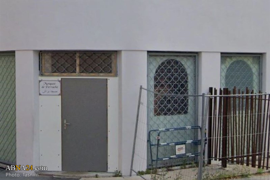 Demonstration held in Lyon in support of Muslims after Arson attack