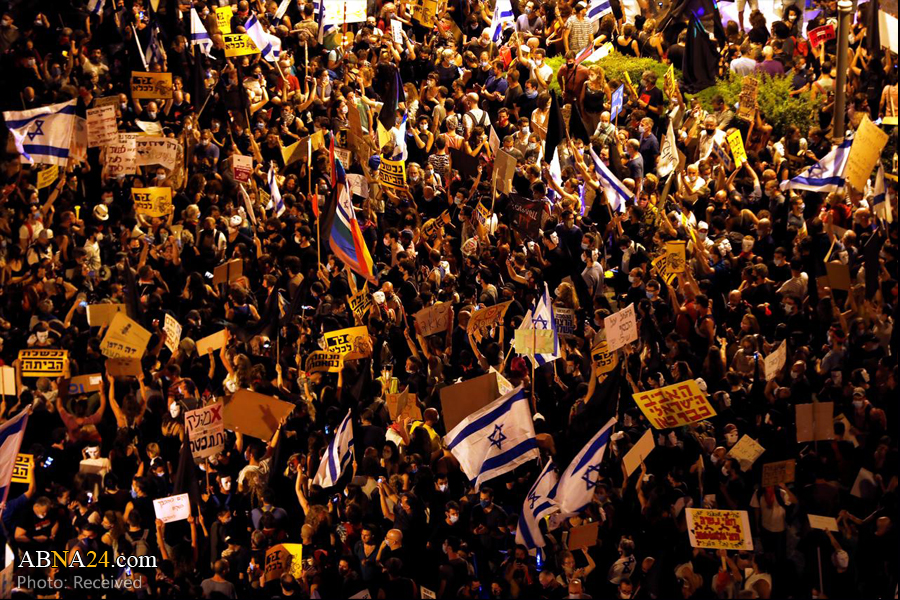 Thousands of Israelis protest against Netanyahu over economy, corruption allegations