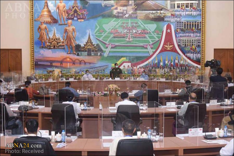 ကာခ်ဳပ္ႏွင့္ ႏိုင္ငံေရးပါတီ ၃၄ ပါတီမွ ေခါင္းေဆာင္မ်ားေတြ႕ဆုံ၍ ေ႐ြးေကာက္ပြဲဆိုင္ရာကိစၥရပ္မ်ား ေဆြးေႏြး