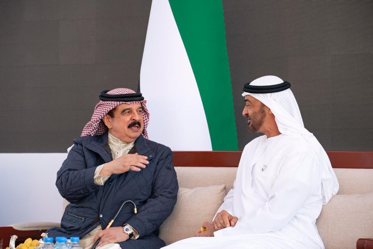 ملك البحرين يهنئ محمد بن زايد بالتطبيع مع "إسرائيل"