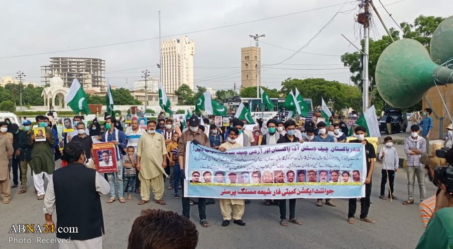 Pakistan: Families of Shia Muslim missing persons end protest outside Governor house in Karachi 