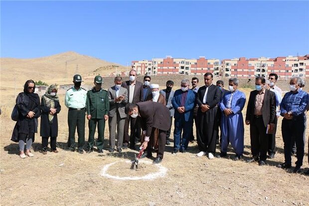 خێرخوازێک قوتابخانەیەکی لە سەقز کردەوە