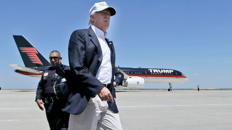 Самолет Трампа чуть не столкнулся с БПЛА