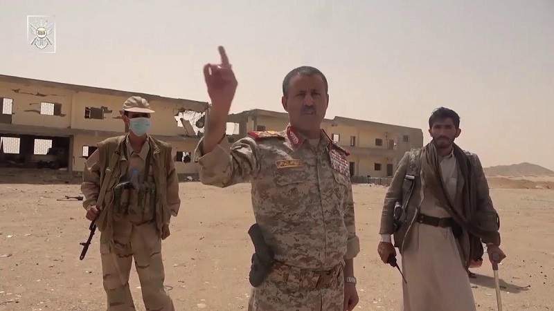 وزير الدفاع: الأيام القادمة تحمل الكثير من المفاجآت التي ستلحق بالعدوان هزائم ساحقة 