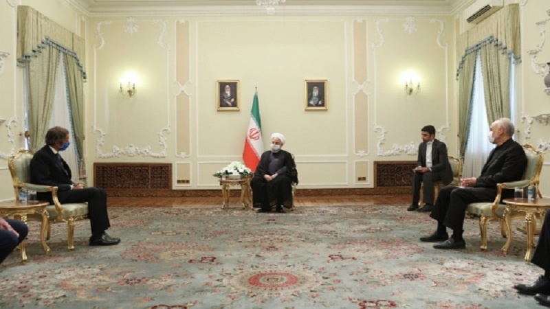 Ruhani: UAEK'nun konumu dünyada güçlendirilmelidir