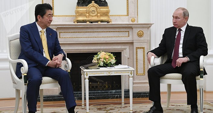 أعرب عن أسفه للرحيل دون توقيع معاهدة سلام مع روسيا... شينزو آبي يعلن استقالته لأسباب صحية