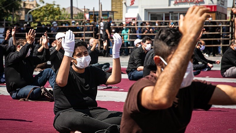 Os iranianos relembram o martírio do Imam Hussein (P) no Dia da Ashura