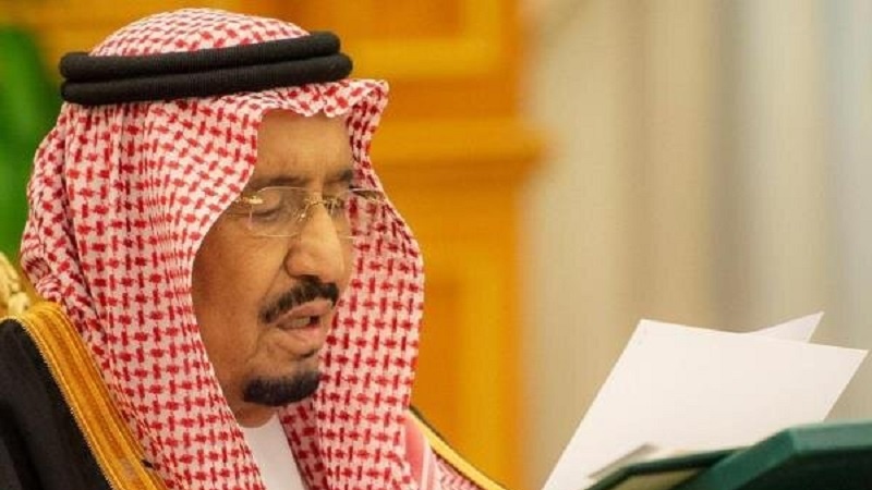 サウジ国王が、国防省関係者の一部の解任・捜査を命令