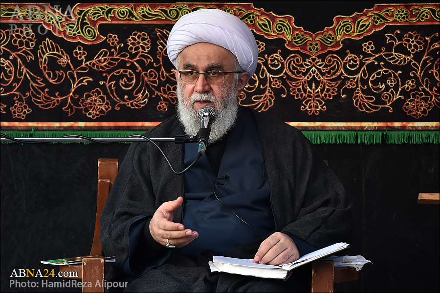 آية الله رمضاني: جميع أحداث يوم عاشوراء فيها دروس تربوية