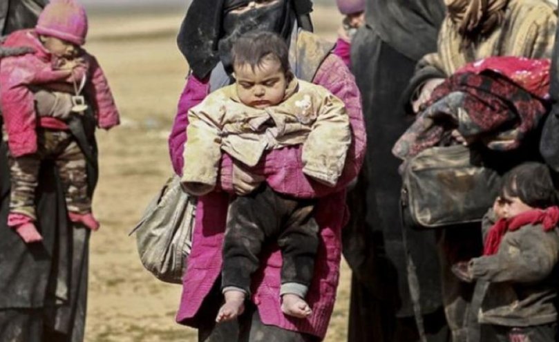 تسمم 25 طفلاً أثناء محاولة تهريبهم من مخيم الهول بريف الحسكة