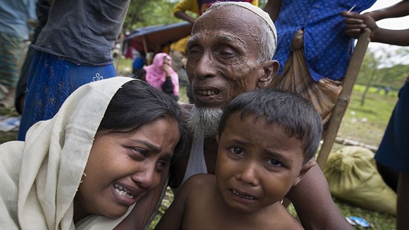 Indonesia, sbarcati 300 rohingya dopo 6 mesi in mare
