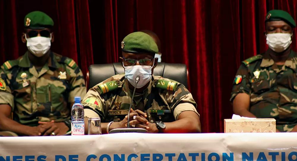 Presidente deposto do Mali é evacuado do país e transição tem início