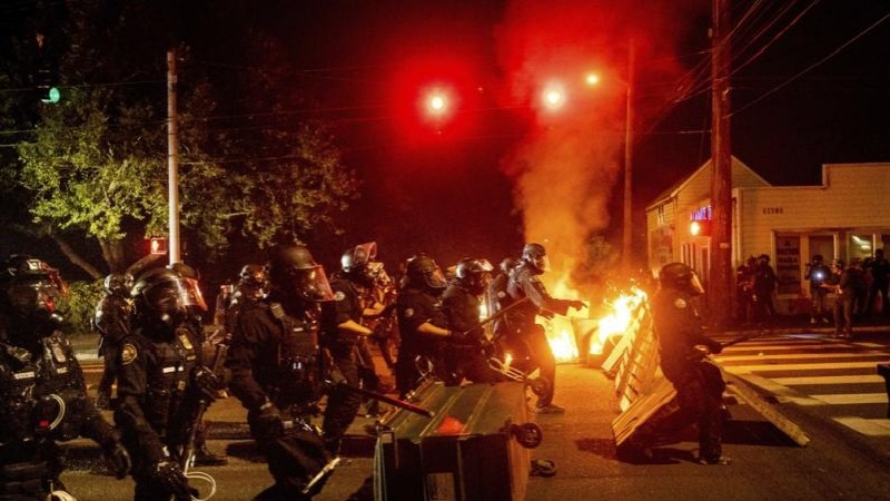 Penindasan Pengunjuk Rasa Anti-Rasis Amerika di Portland