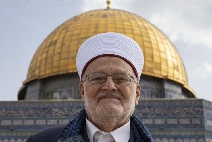 عكرمة صبري يحذر من إغلاق الاحتلال للمسجد الأقصى