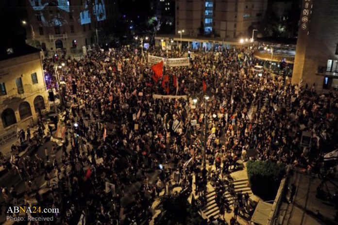 “Docenas de detenidos durante una protesta contra Netanyahu luego que esta se volcó violenta en Jerusalén Al-Quds”