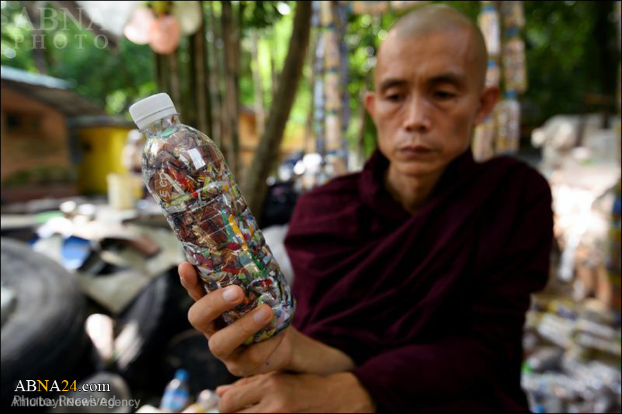  ဦးဥတၱမသာရ (သို႔မဟုတ္) စြန္႔ပစ္ပလက္စတစ္ တိုက္ဖ်က္ေရး ေဆာင္႐ြက္ ေနသည့္ ဘုန္းေတာ္ႀကီး