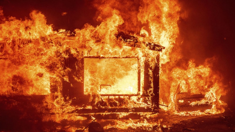 Usa: 3 morti negli incendi della California