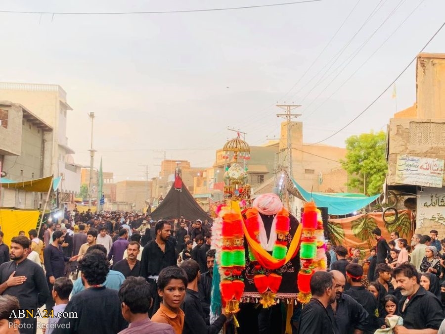 Photos: Ashura mourning procession in Larkana, Pakistan