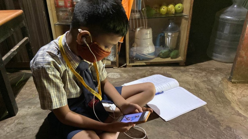 इन्टरनेट सुविधा न होने की वजह से 40 करोड़ बच्चे पढ़ाई से वंचित