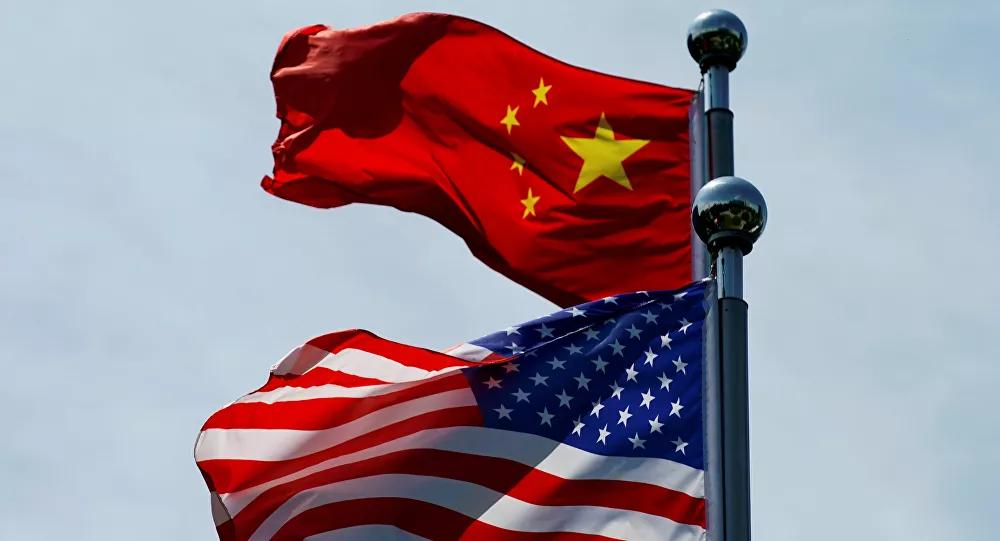 EUA estão bloqueando vistos de estudantes da China 'para impedi-los de roubar' pesquisas