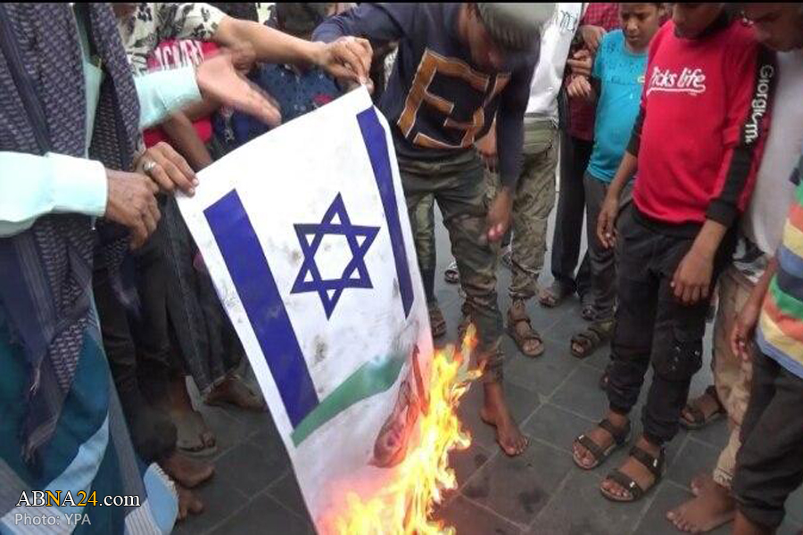 Yemeni protesters burn bin Zayed’s pictures, Israel’s flag in Aden