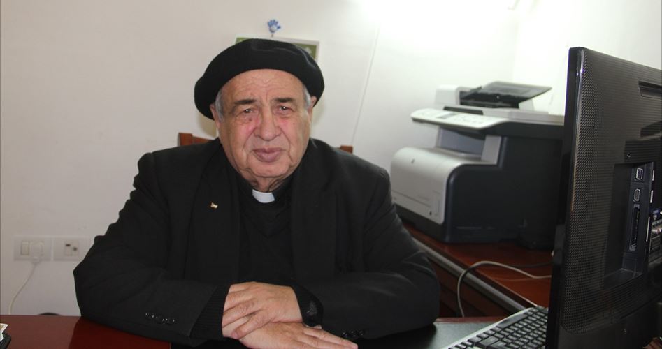 Noted Palestinian priest warns Arab normalizers not to come near Aqsa