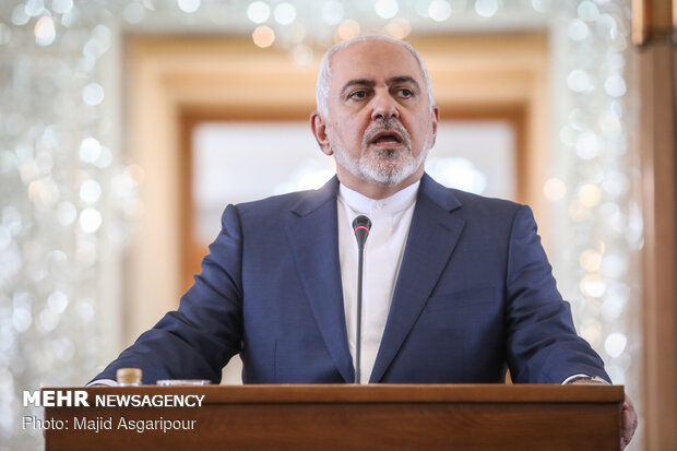 دەیانەوێت ترامپ نوقمی زەلکاو بکەن