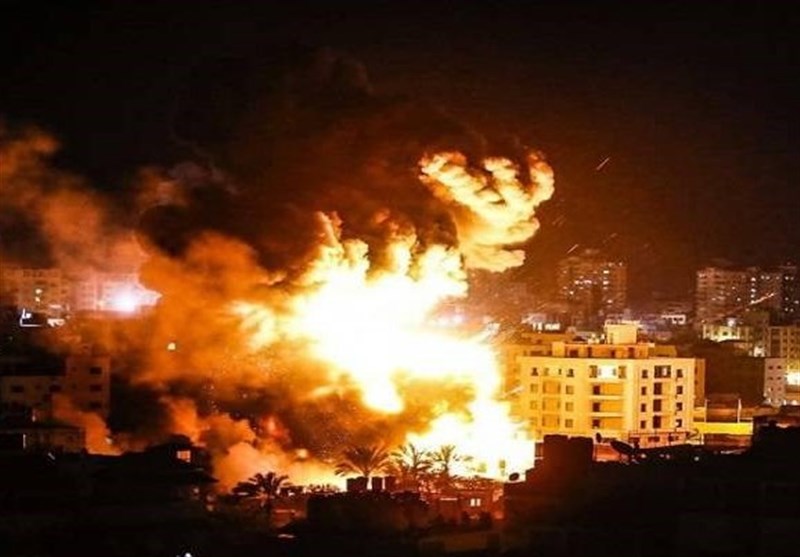 العدو الصهيوني يشن سلسلة غارات على غزة والمقاومة الفلسطينية ترد