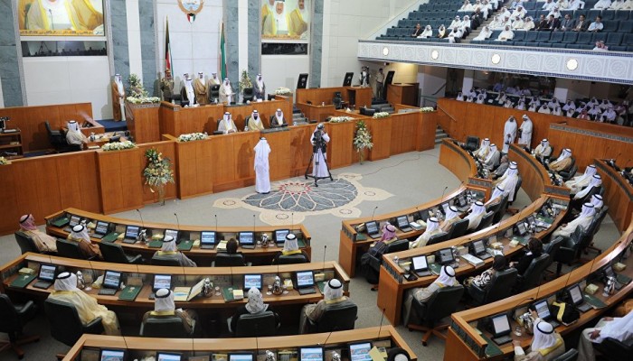 أكثر من 40 منظمة كويتية تدعو البرلمان إلى إقرار قانون يجرّم التطبيع