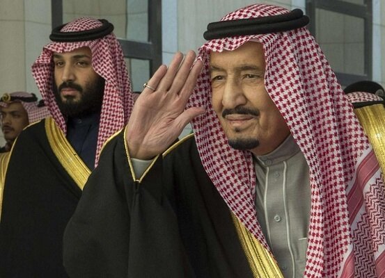 العاهل السعودي: يجب تكثيف الضغوط الدولية على إيران