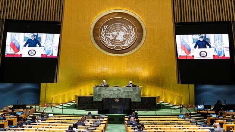 Maduro ABD yaptırımlarıyla mücadele çağrısı yaptı