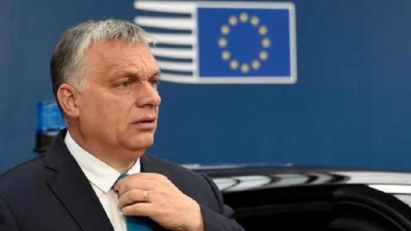 Ungheria, Orban sfida Commissione europea: vuole la 'testa' della vicepresidente