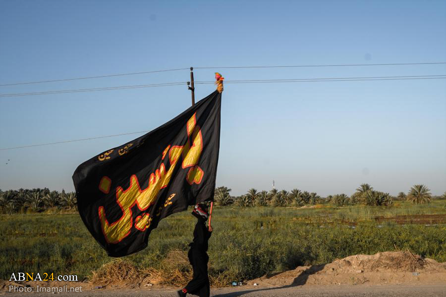 تقرير مصور/ زوار أربعينية الامام الحسين (ع) يتجهون الى كربلاء المقدسة