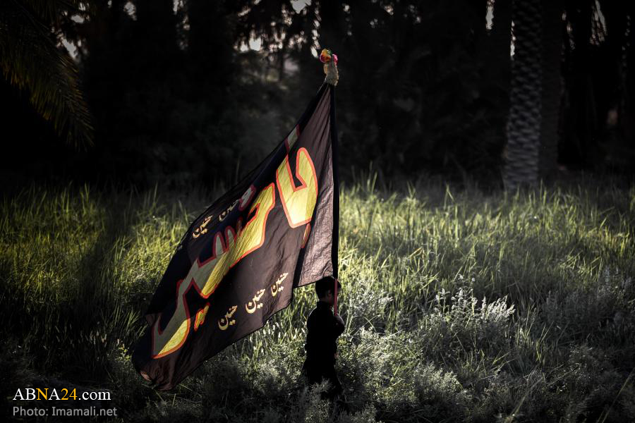 Peregrinos do Arbaeen no Iraque marcham para Karbala