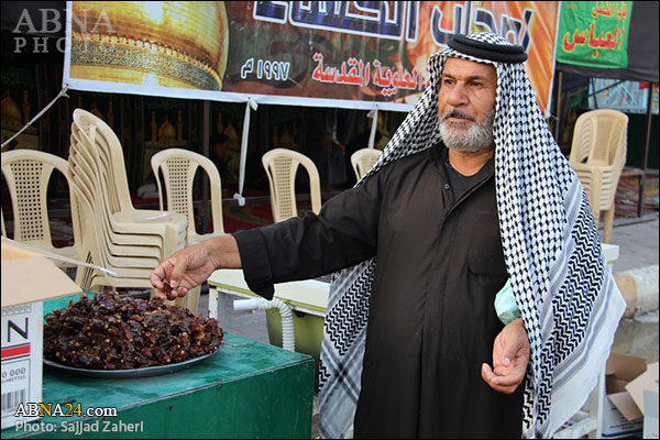 تقرير مصور/ تقديم مختلف الأكلات لزوار أربعينية الامام الحسين (ع) في الكوفة