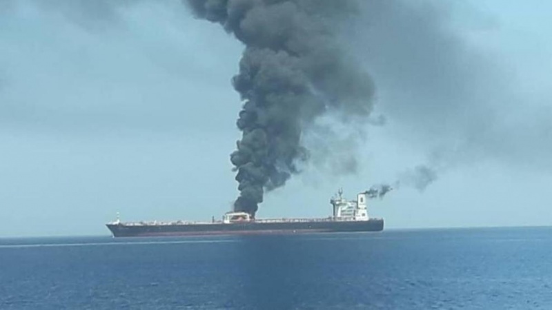 Јәмәнин ҹәнубунда БӘӘ-нин нефт танкери батыб