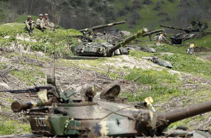 أذربيجان تعلن تدمير 10 دبابات للقوات الأرمنية في قره باغ