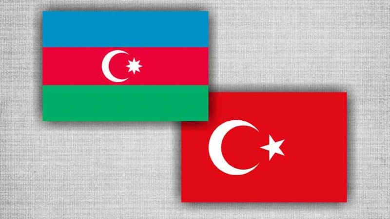 Мөвлуд Чавушоғлу илә Ҹејһун Бајрамов телефонла данышыб