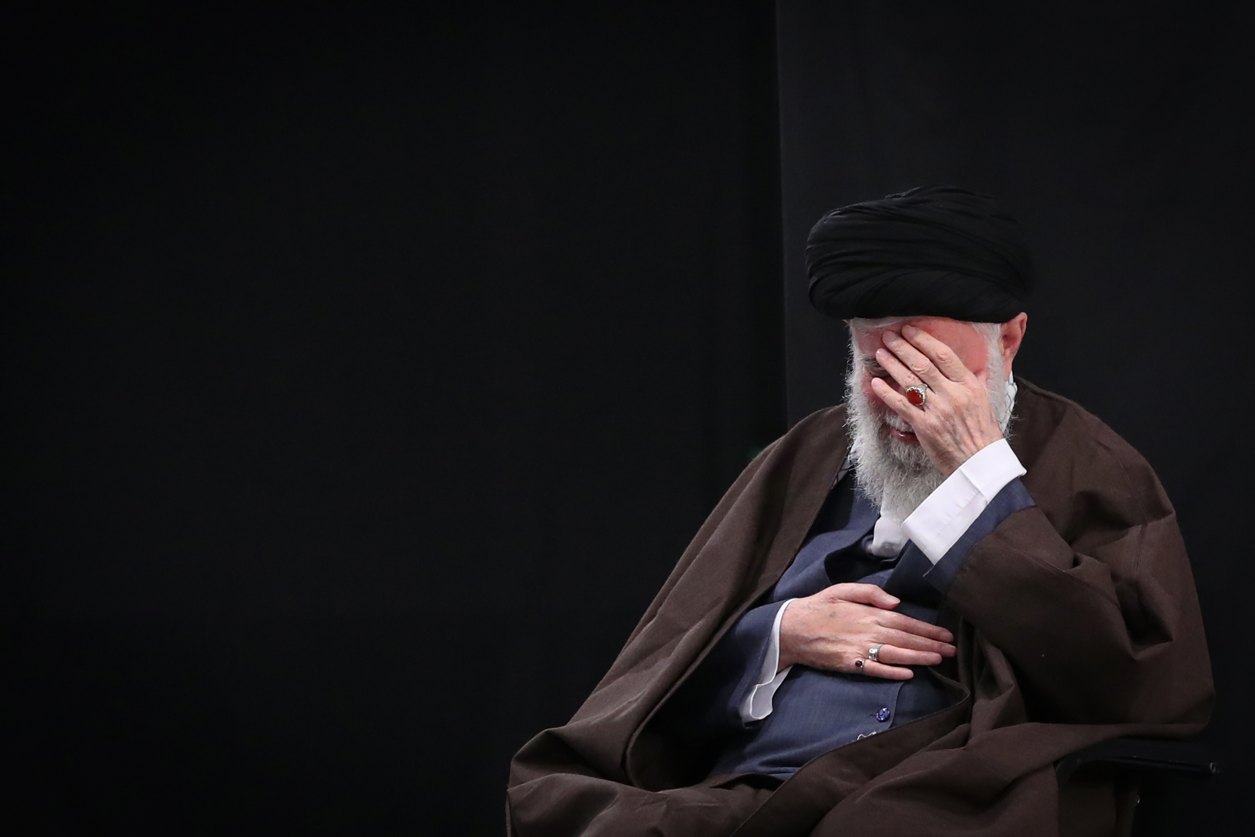 “Recitación de la súplica de Arbaín junto al Imam Jameneí”