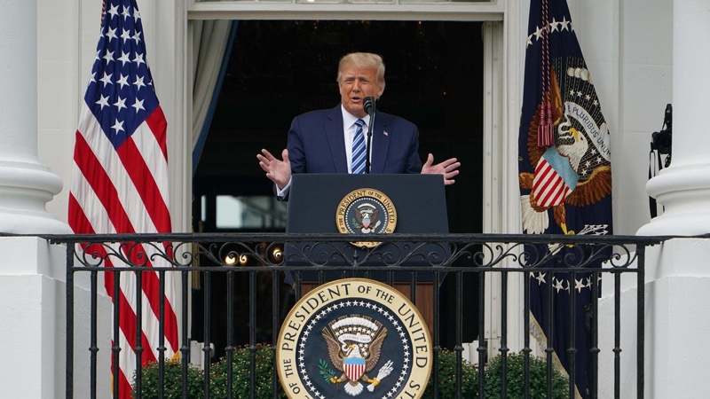 Первое публичное выступление Трампа после того как он был инфицирован коронавирусной инфекцией: в Америке есть лекарство от коронавируса