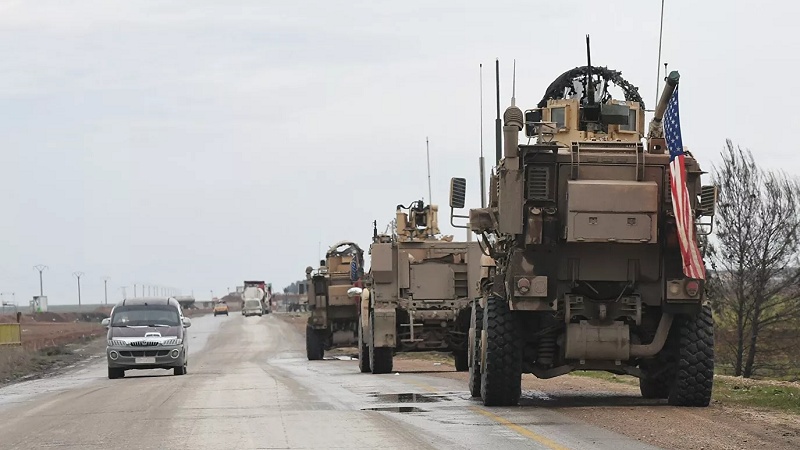 Прибытие американских военных конвоев из Ирака в Сирию