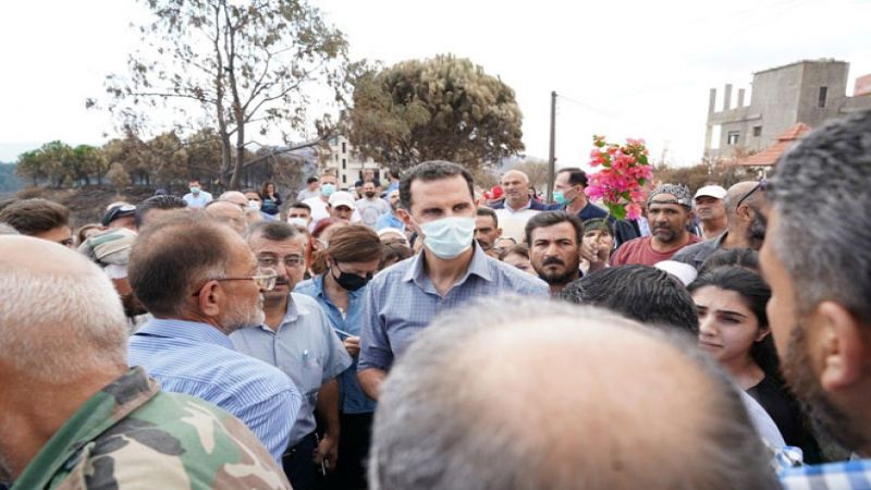 الرئيس السوري يزور مناطق تضررت من الحرائق في طرطوس 